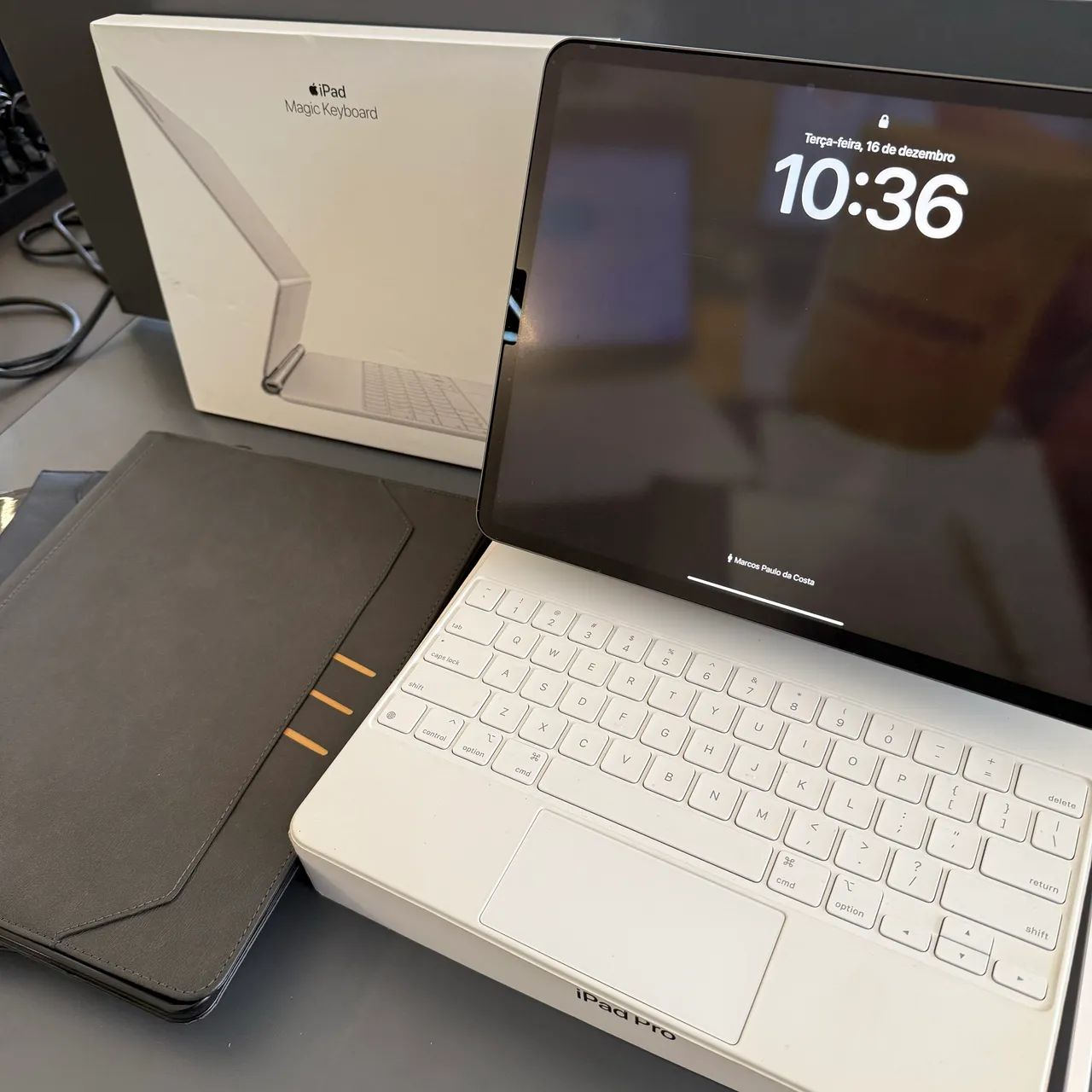 iPad Pro. 13? + Magic Keyboard- com caixa e capas extra de brinde