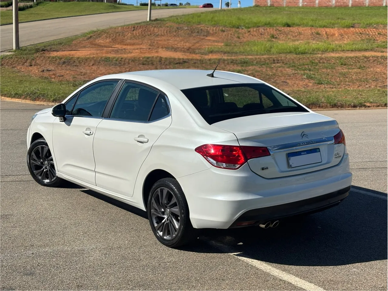 Citröen C4 Lounge 2015 1.6 THP Flex Exclusive automático
