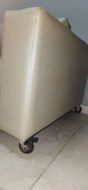 Sofá de Couríssimo 3 Lugares Bege  - Foto 5