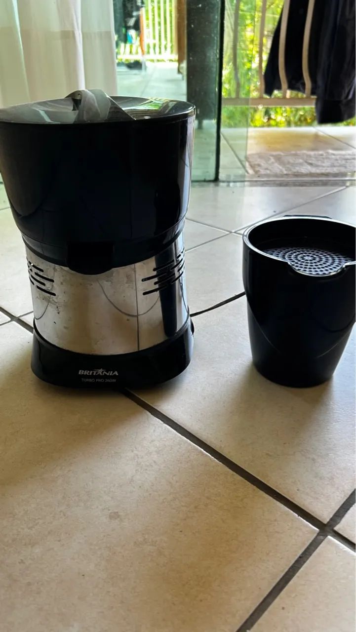 Espremedor de laranja/limão Britânia 220V