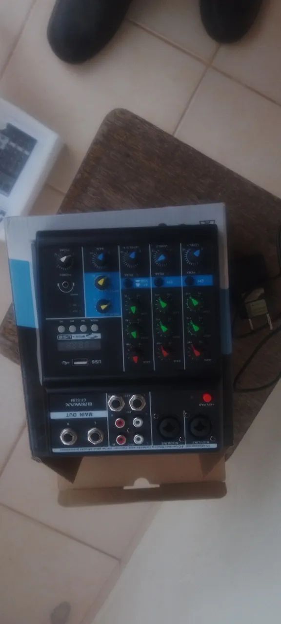 Mesa de som Briwax 4 canais