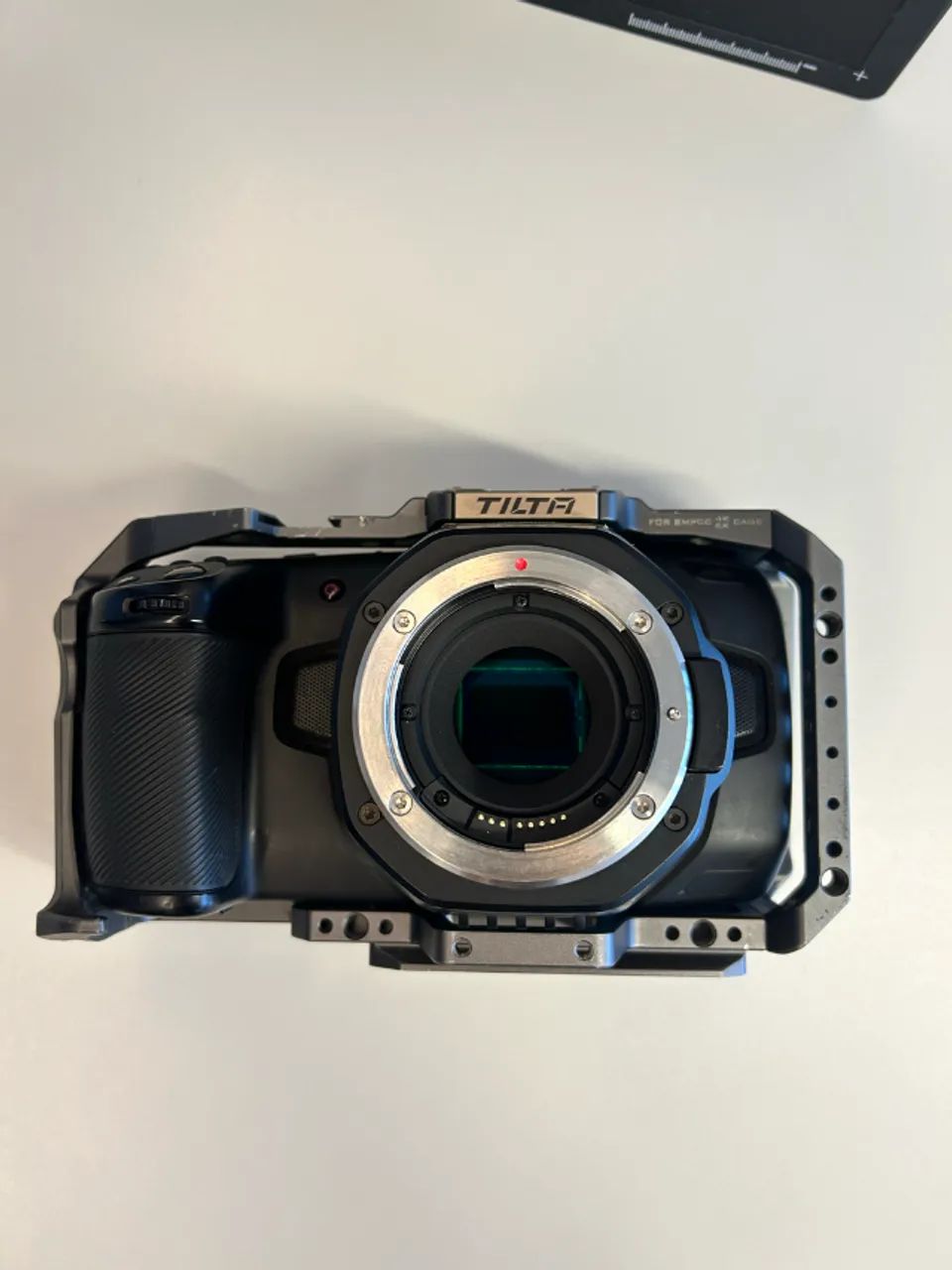 Câmera BlackMagic 6k - Kit com cage tilta + base tilta - Foto 5