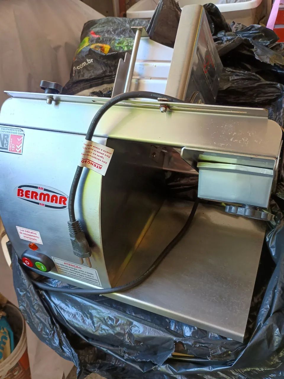 Máquina de Cortar Frios Bermar BM - Foto 5