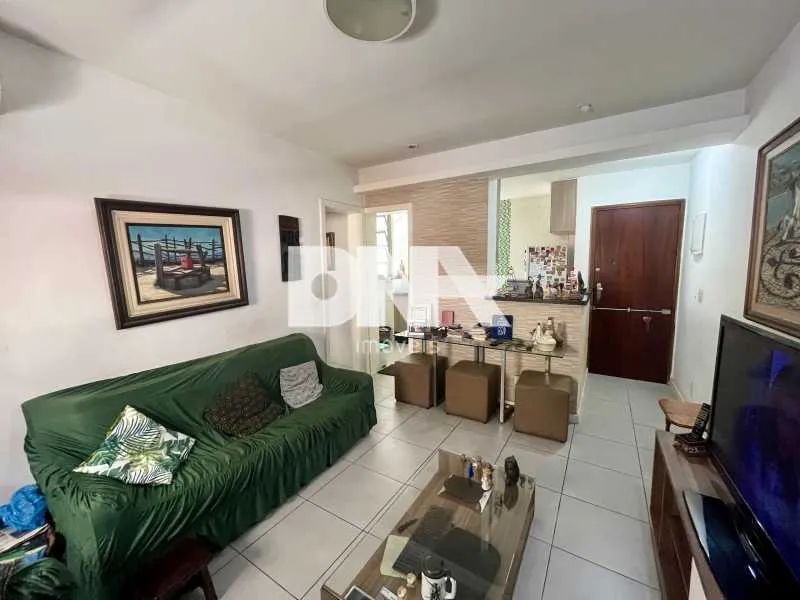 Apartamento : / Residencial / Catete