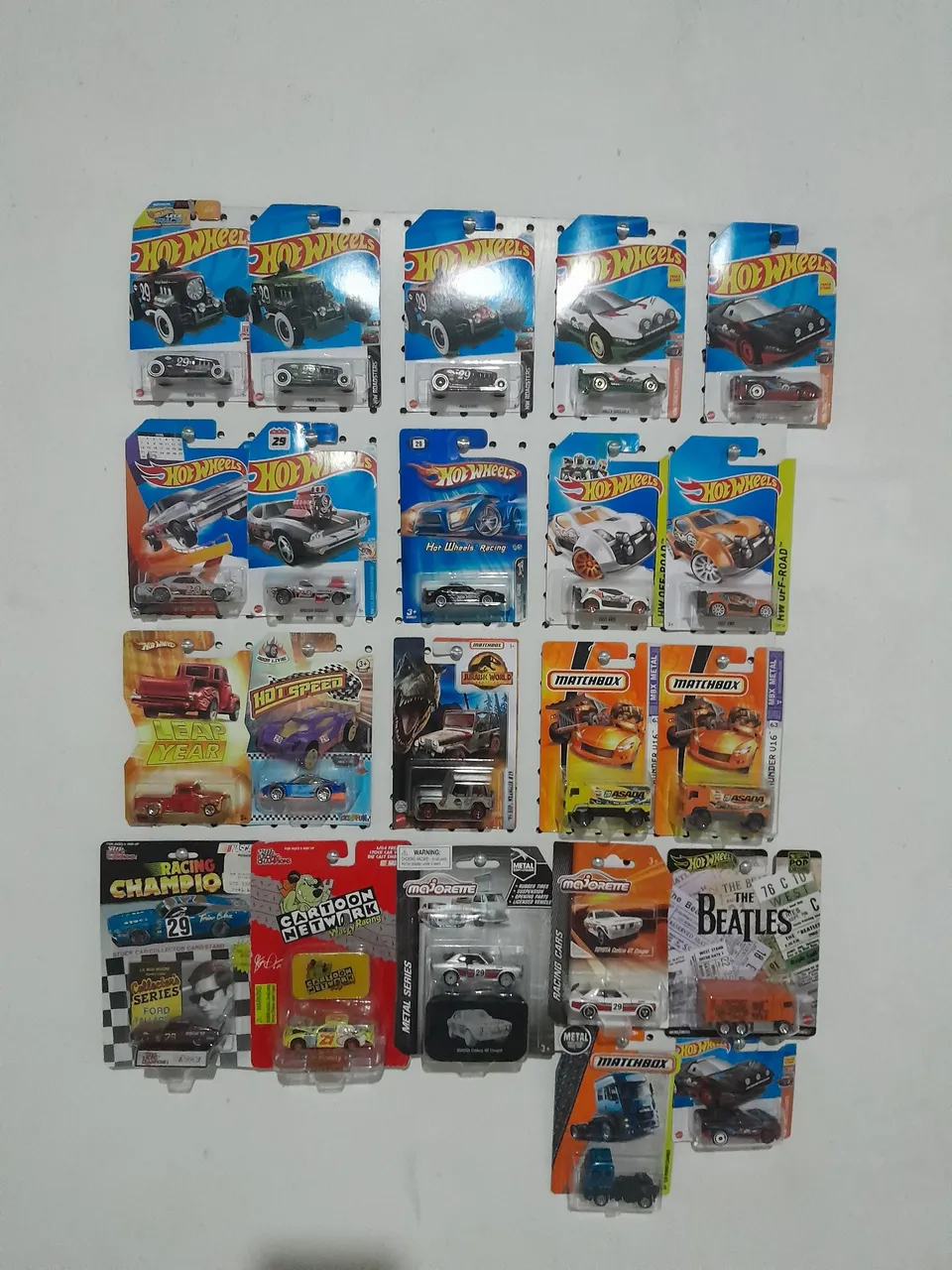 Coleção de miniaturas Hot Wheels e Matchbox