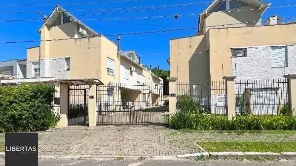 Casa Condominio em Porto Alegre, no bairro Ipanema, com 3 dormitório(s), e 3 banheiros, à
