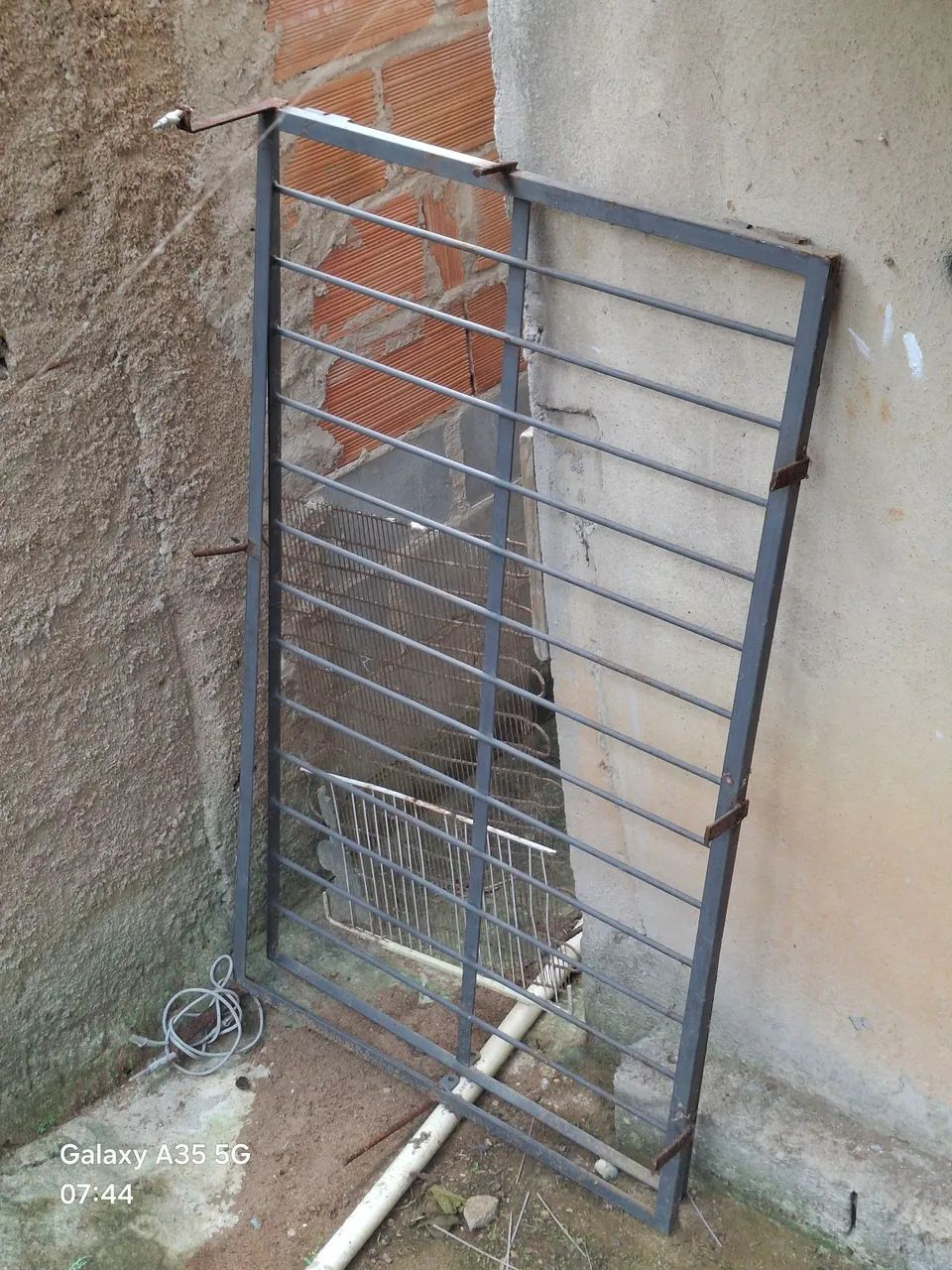 Grade para tv até 55 polegadas 1,42 de comprimento por 84 de largura ...