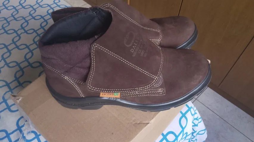 VENDO BOTINAS DE SEGURANÇA DE ALTÍSSIMA QUALIDADE - EPI - Foto 4