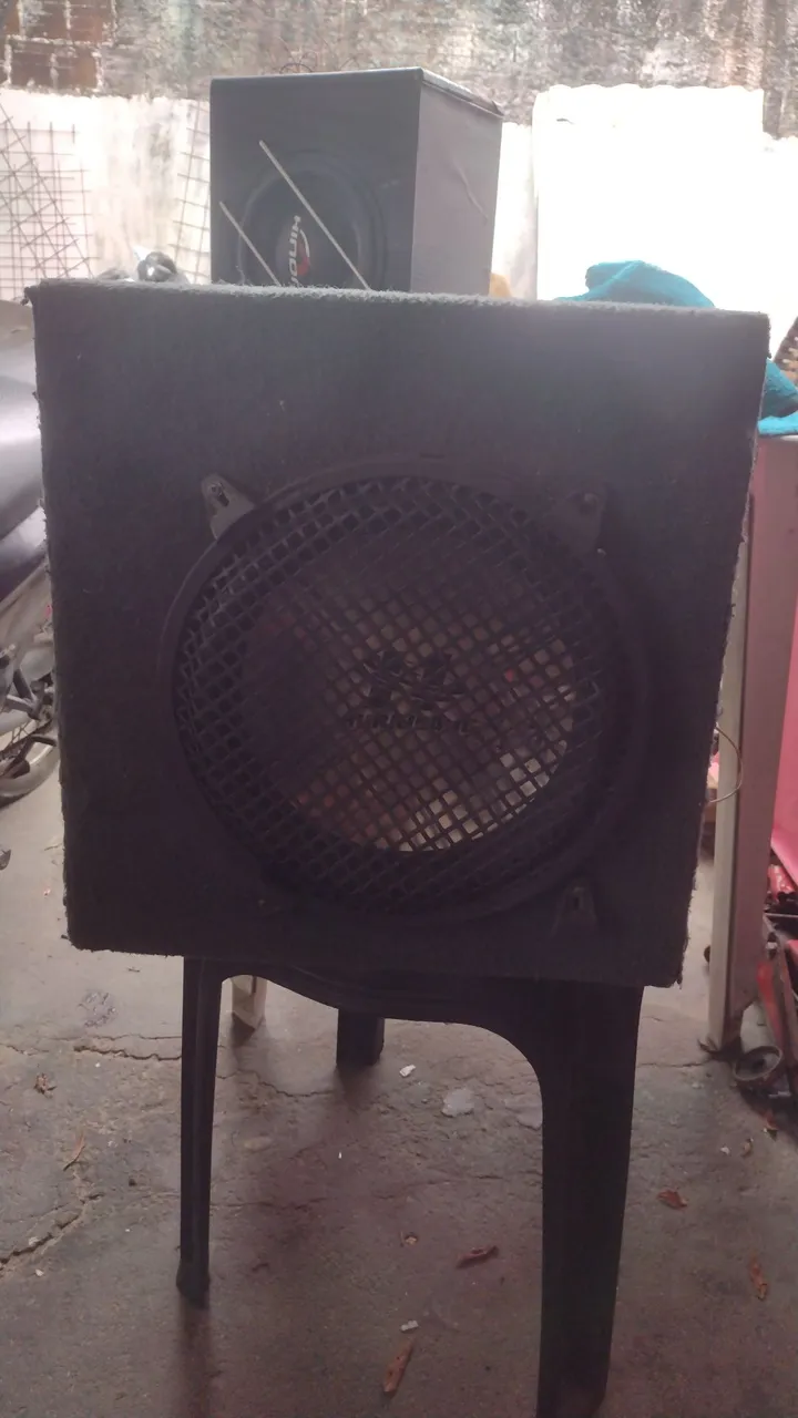 Caixa de som automotiva com subwoofer n° 12