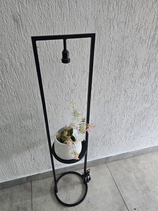 Luminária de Piso Modelo in frame - Foto 2