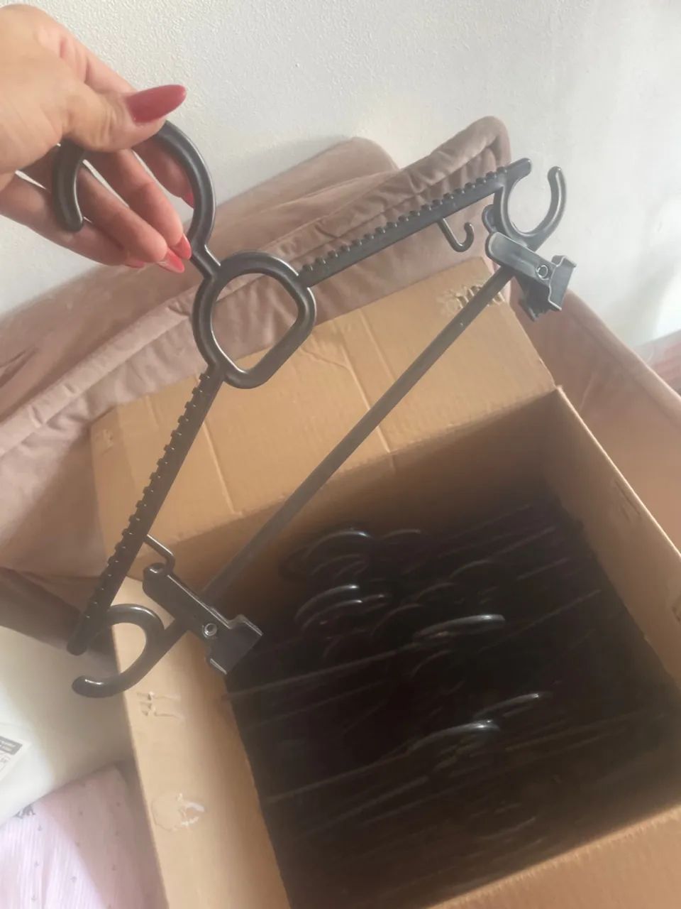 Cabides preto com pregador  - Foto 2
