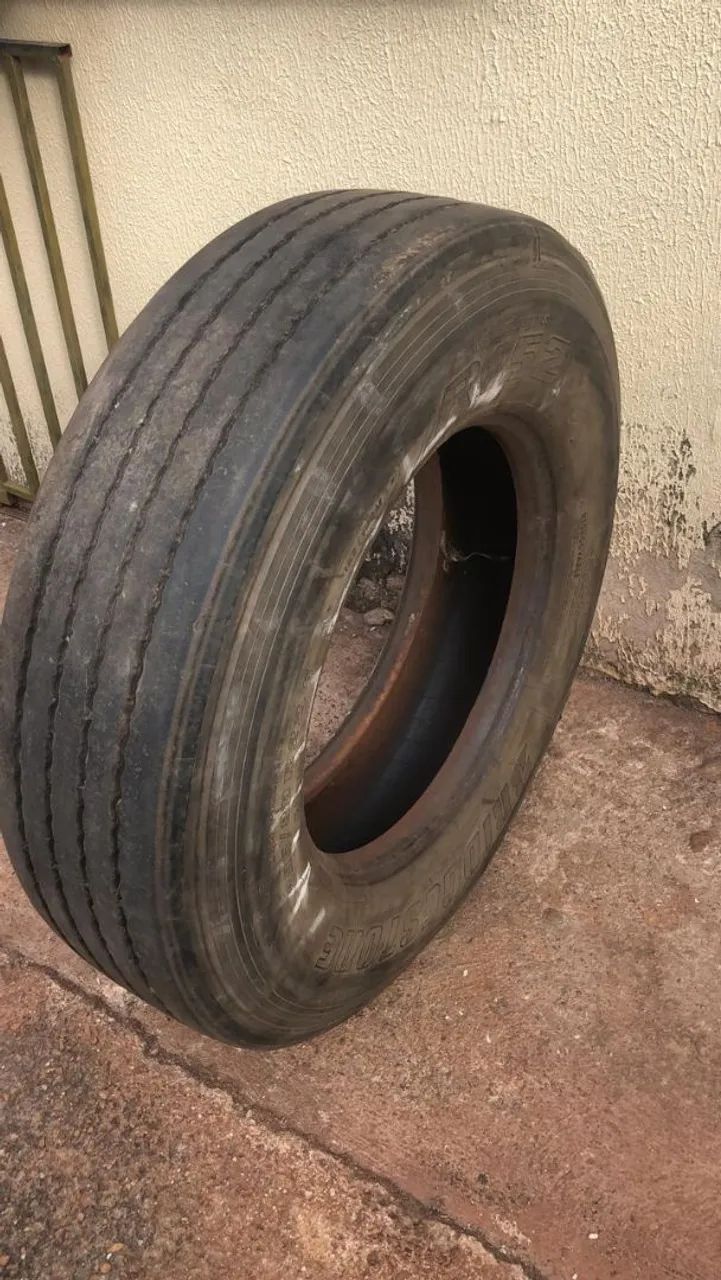 Pneu para caminhão Strada e Bridgestone 295 - Foto 3