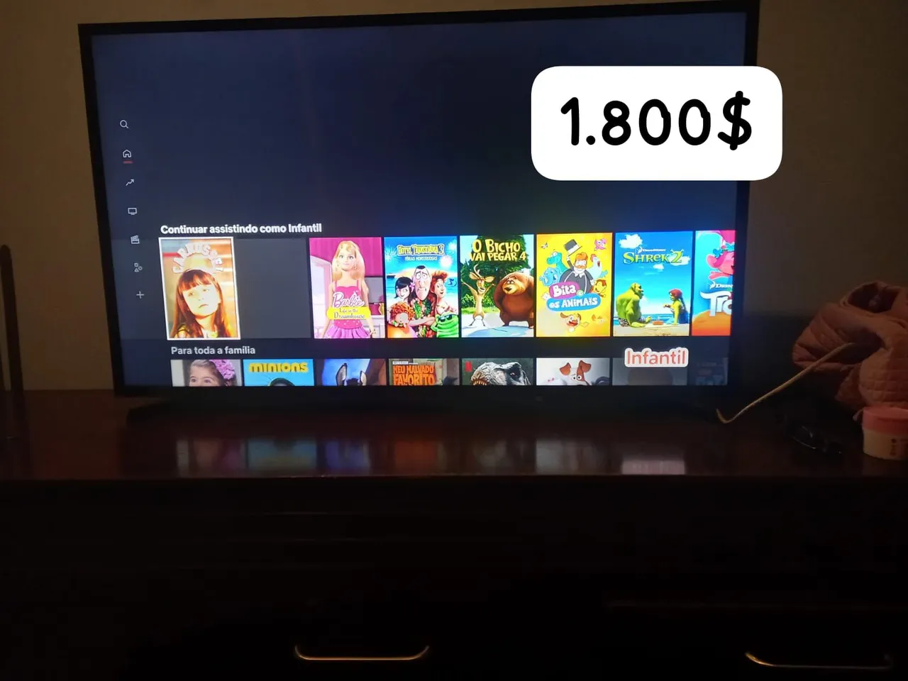 Vendo um armário semi novo por apenas 450 reais