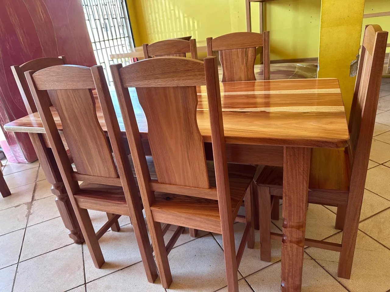 Mesa de Jantar de Madeira Maciça com 6 Cadeiras