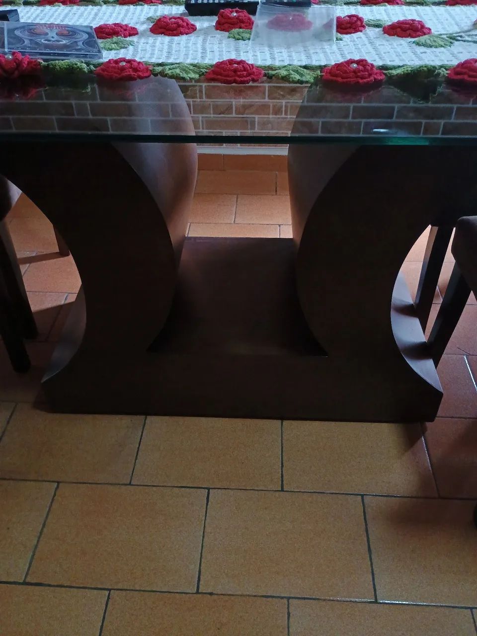 Mesa de Jantar Moderna em Madeira Maciça