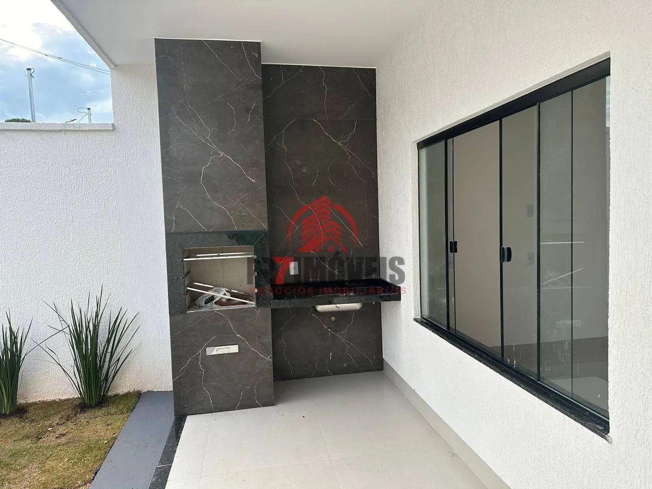 Linda casa! 2 Quartos sendo 1 Suíte - Área Gourmet com Churrasqueira revestida - St. Morad - Foto 4
