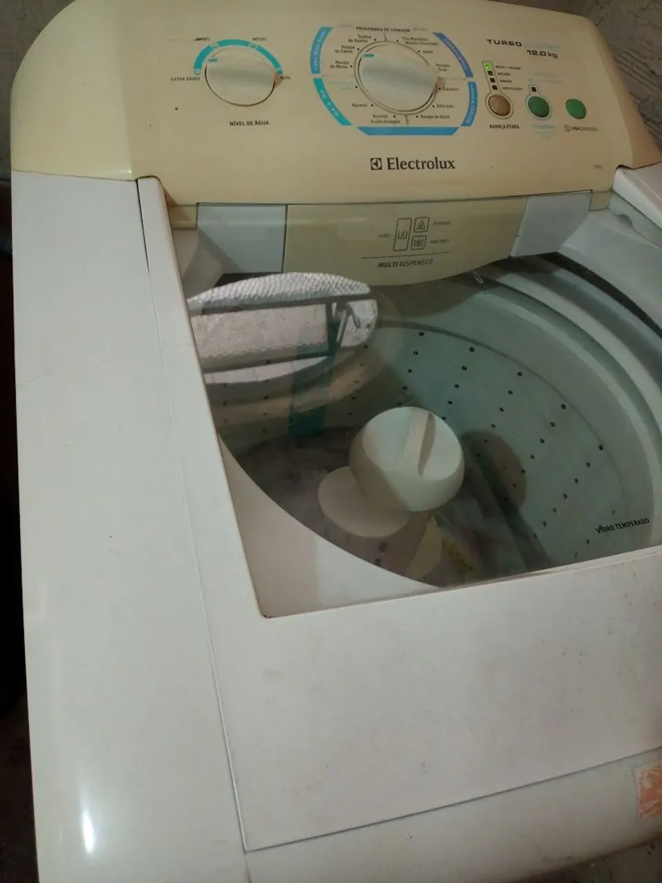 Máquina de Lavar Electrolux Turbo 12kg com defeito