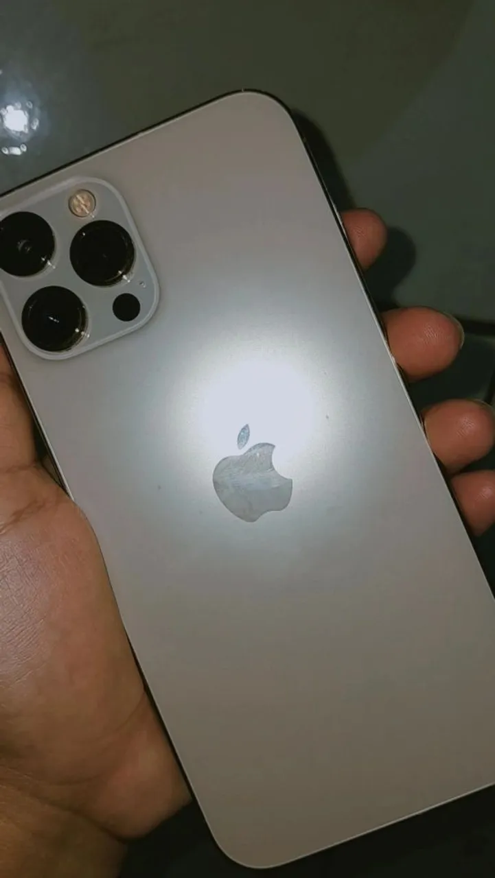 Iphone 12 pro max( tela trocada)