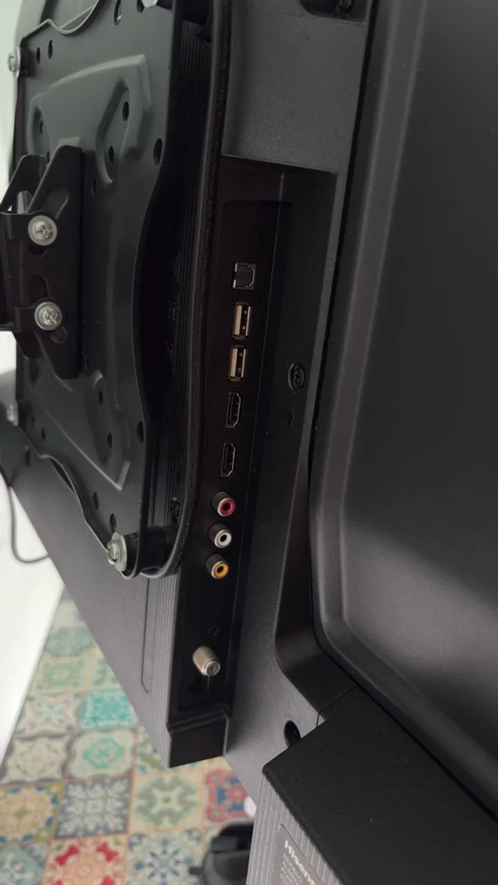Smart TV 40 4K UHD Hisense  LED  - Foto 3