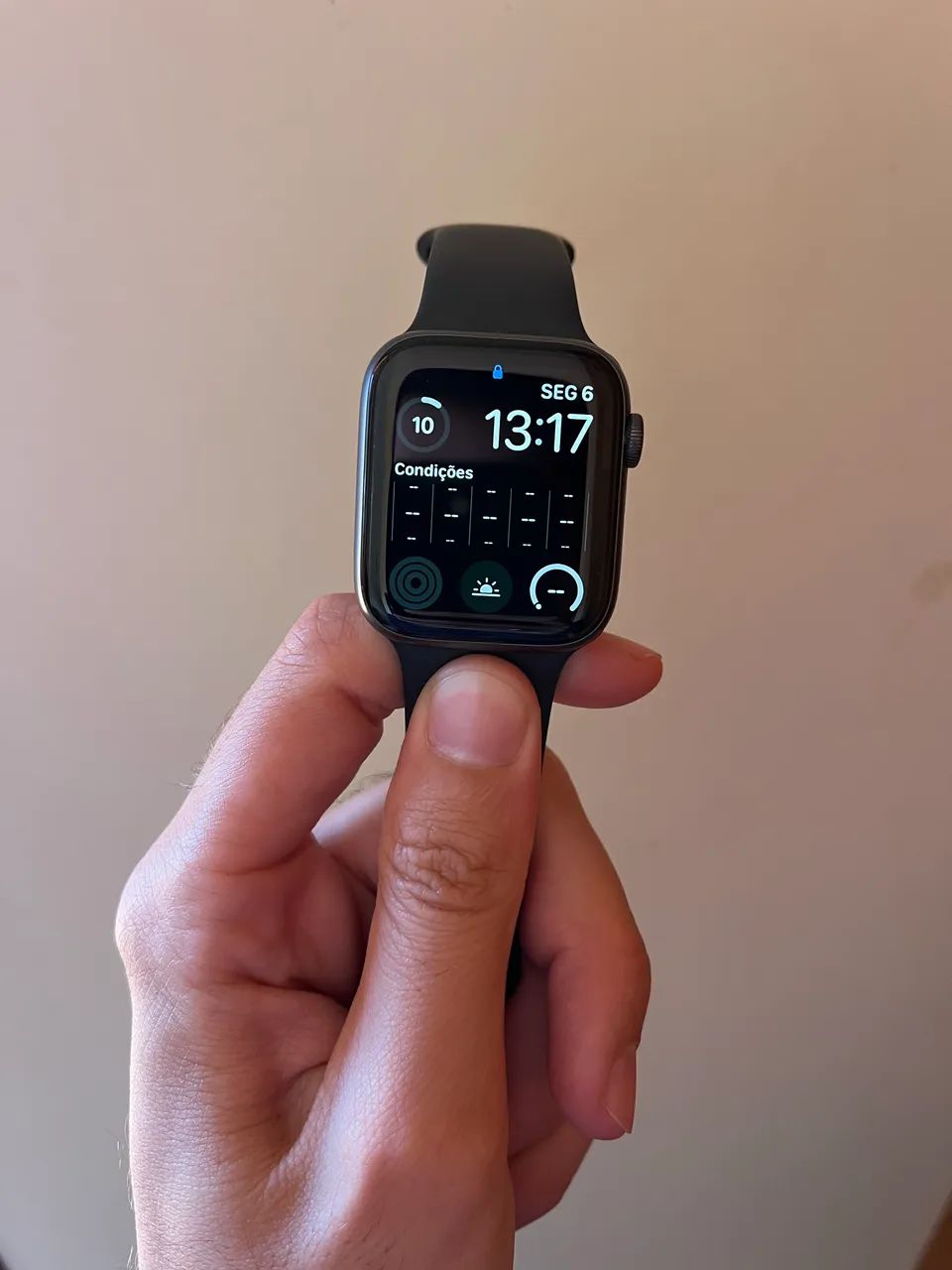 Apple Watch Series 6 (GPS + Cellular)