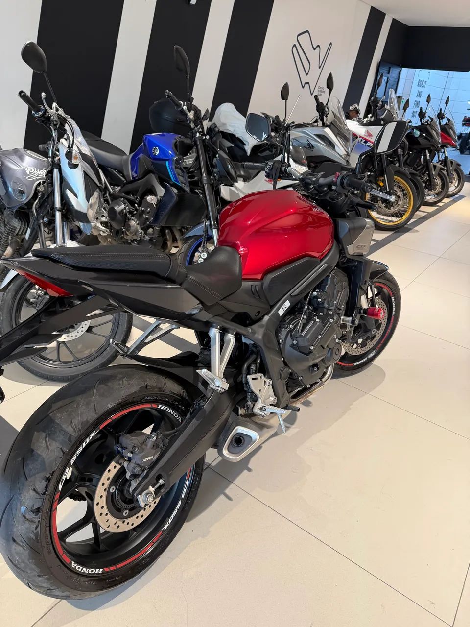 CB 650R 2026  - Foto 4