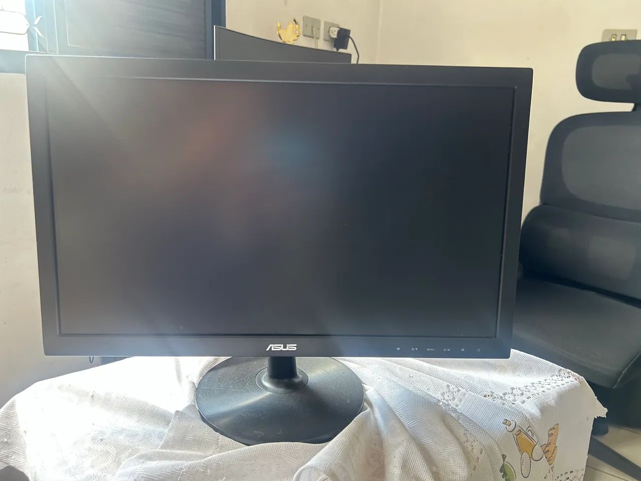 Monitor Asus 21,5?