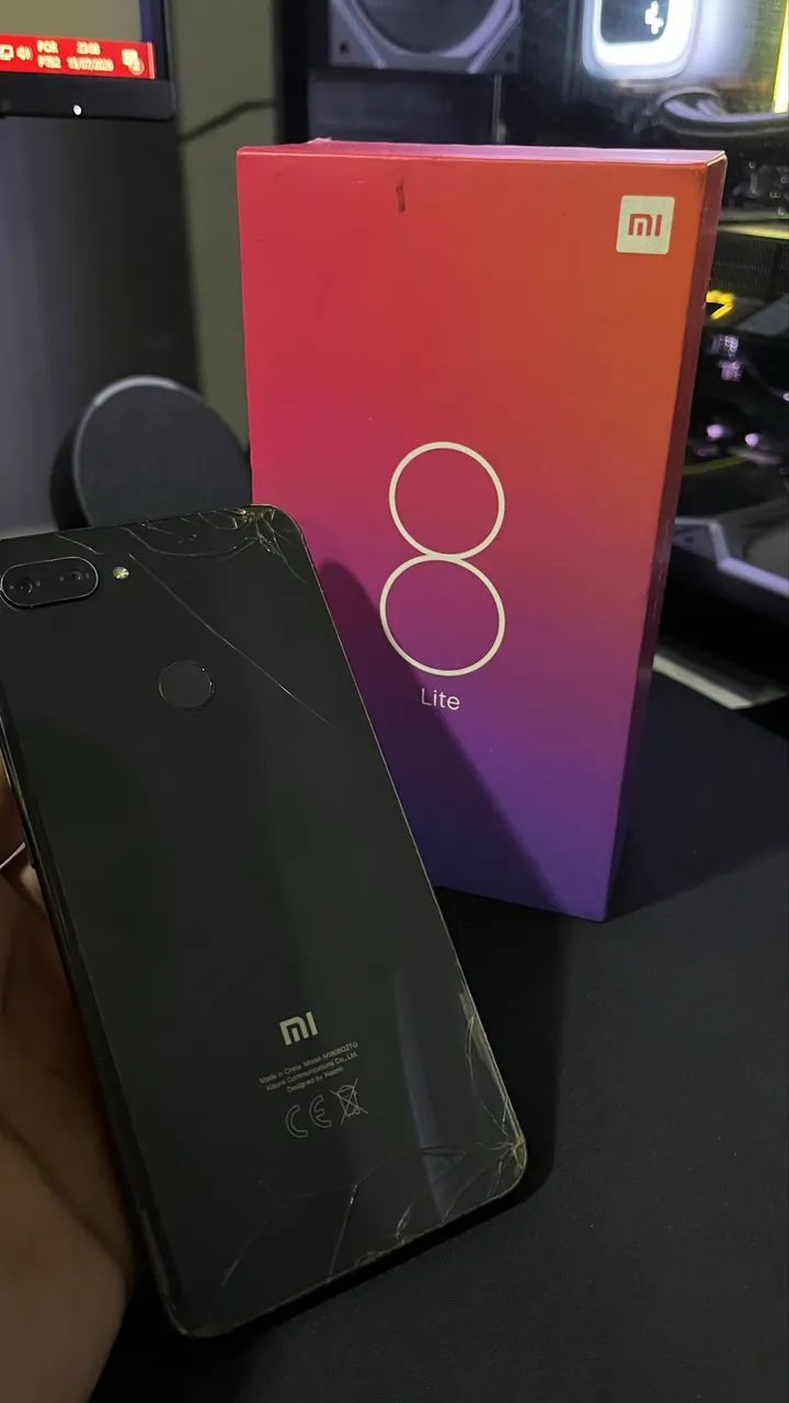 Celular Xiaomi Mi 8 Lite tudo funcionando e tudo original - Foto 3