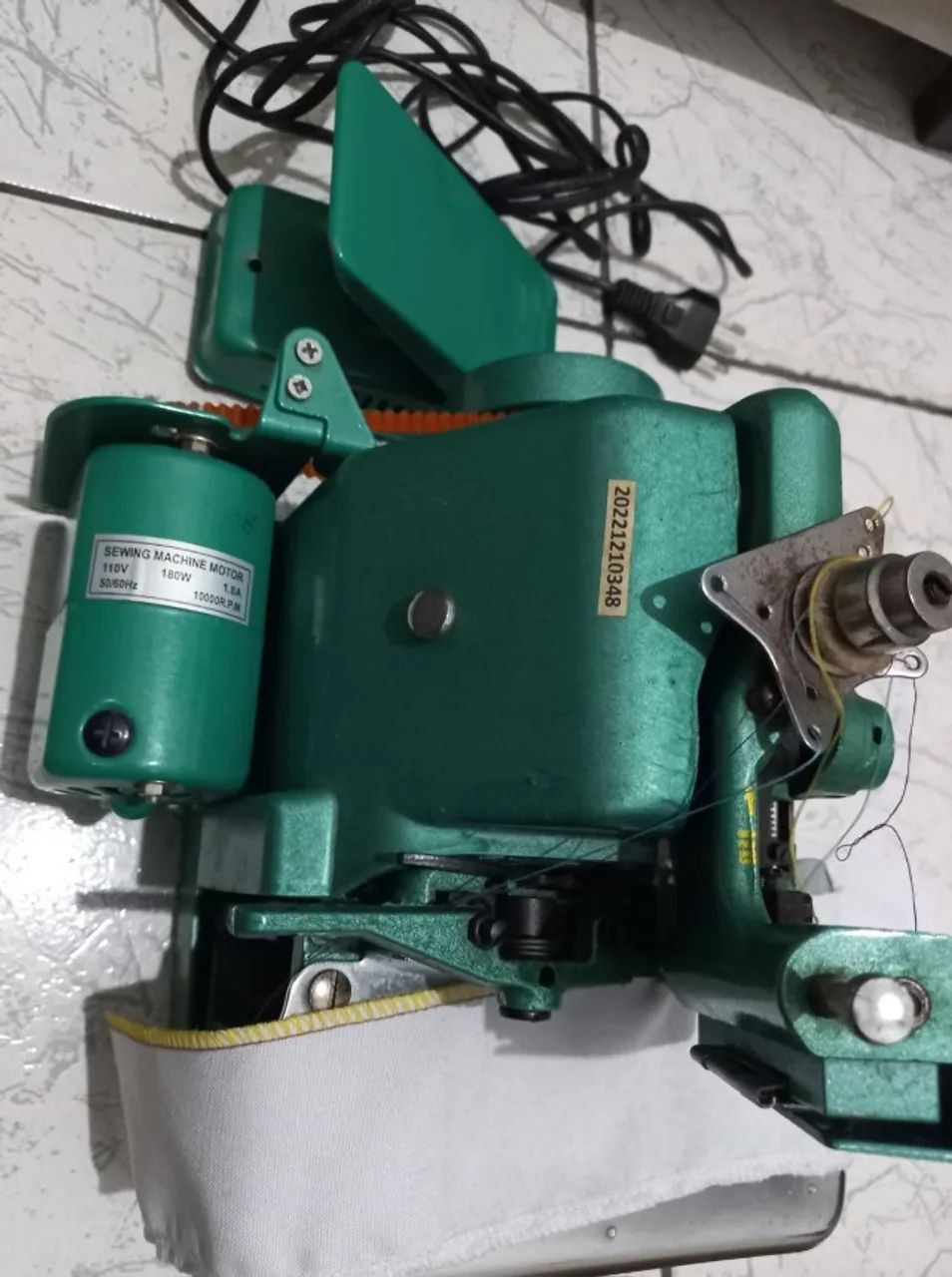 Máquina de Costura Overlock GN1-6D Semi Industrial Verde - Foto 2