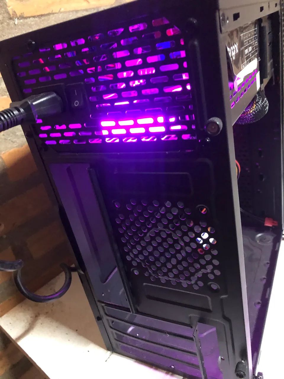 Gabinete e fonte de 550w - Foto 2