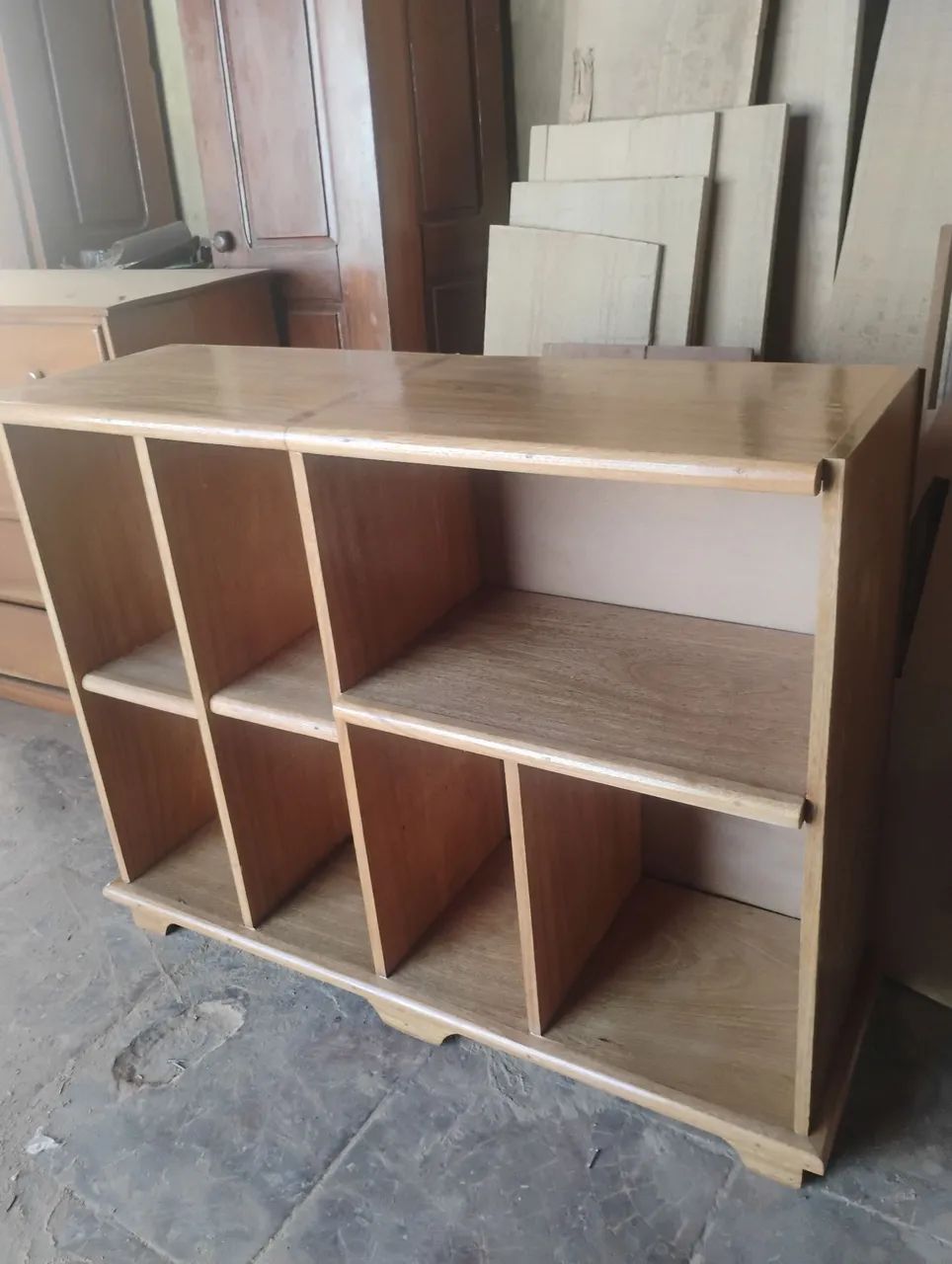 Vendo esse rack de madeira cerejeira  - Foto 3