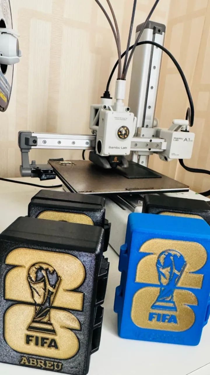 Porta Figurinhas da Copa do Mundo 2026   Caixinhas  personalizadas com seu nome .