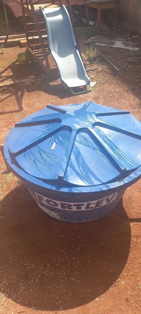 Caixa d'água FORTLEV 250 Lts (R$175,00)