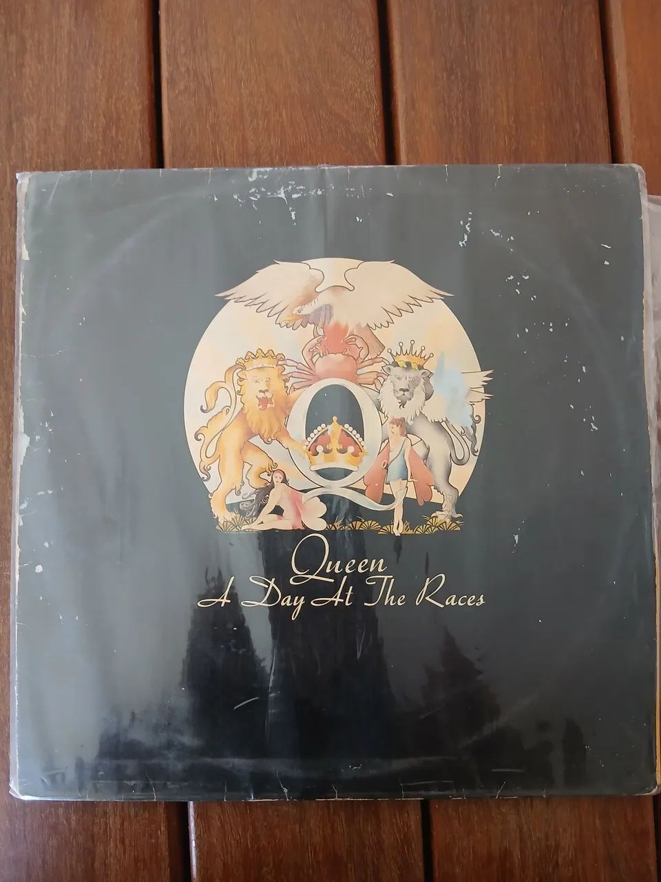 Lp Queen "a Day at the races" usado.
