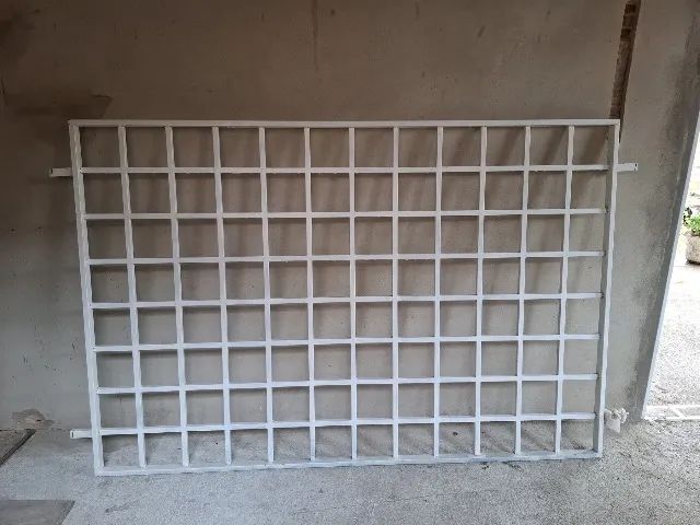 Vendo grade branca de aço galvanizado - NOVA