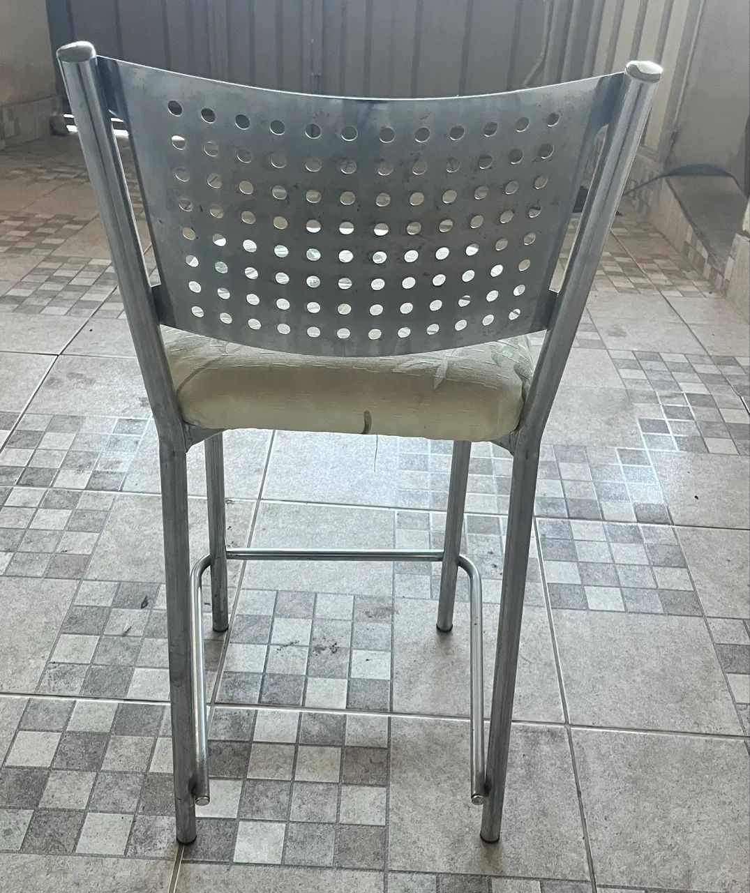 Cadeira/ banqueta de copa  - Foto 3