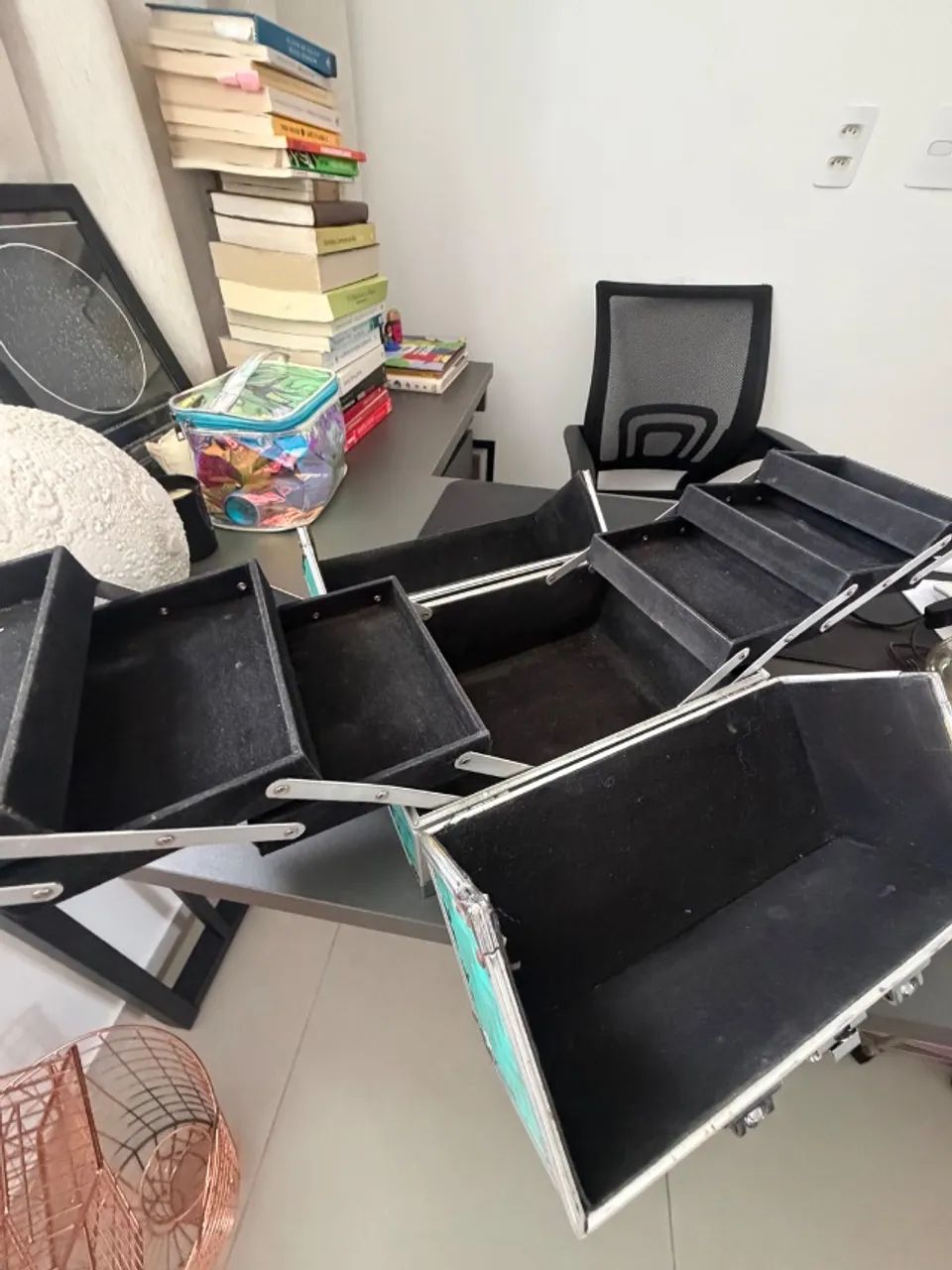 Maleta de maquiagem!!! Ótimo estado! - Foto 5