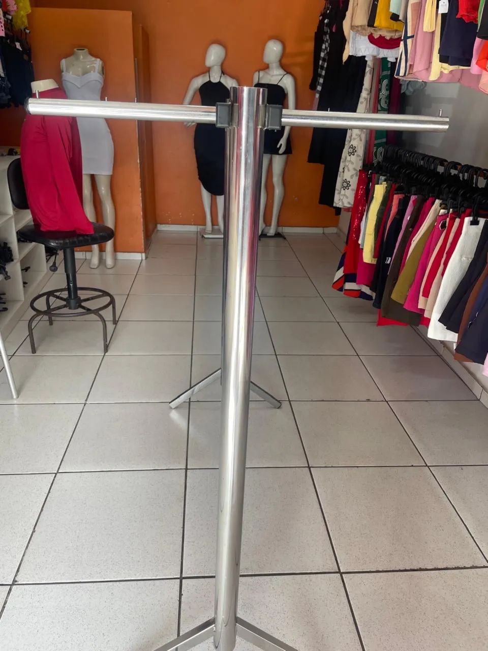Arara de Loja de Roupa - Foto 2