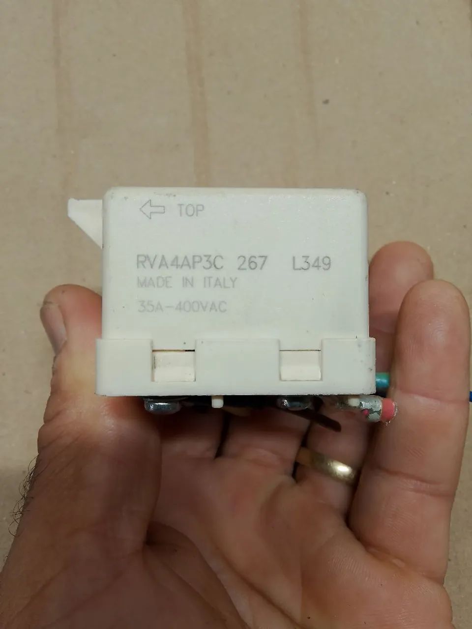 Relé de partida para compressor
