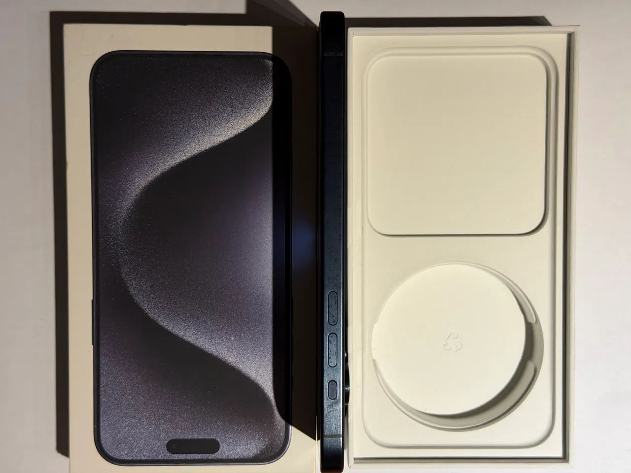 iPhone 15 Pro Max - 256GB - Foto 3
