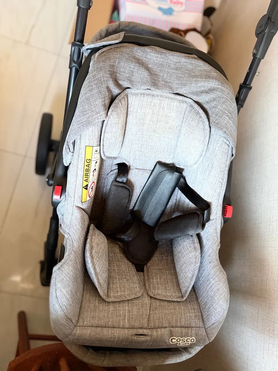 Carrinho de bebê Moisés com bebê conforto - Foto 4