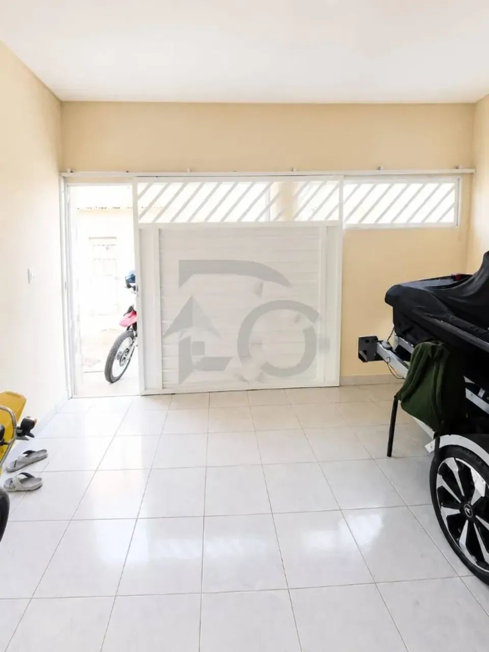 Casa no Bairro Santa Maria com Garagem, Cozinha e 2 Varandas - Foto 2
