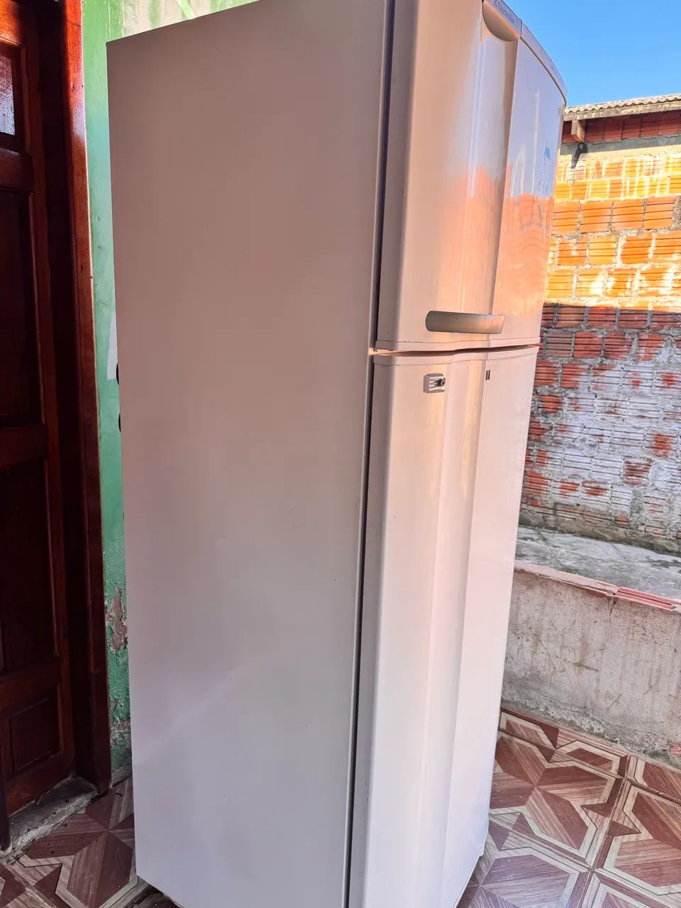 Vendo uma geladeira Electrolux  - Foto 3