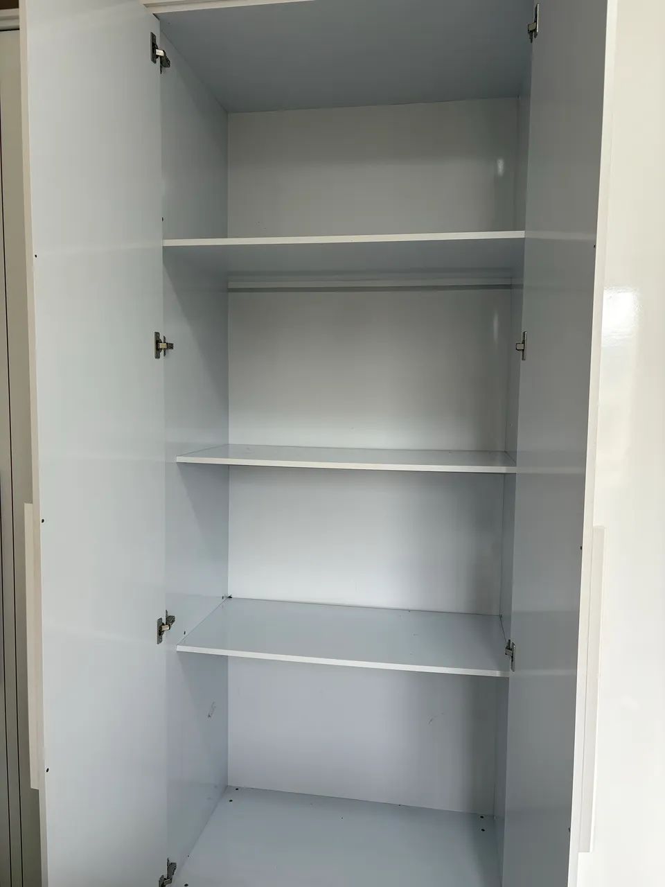 Guarda Roupa MDF 6 Portas / 4 Gavetas  - Foto 5