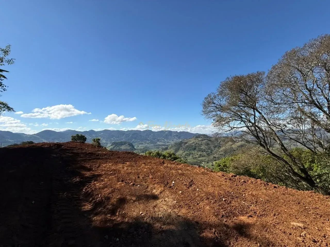 EXCLUSIVIDADE TERRA DOURADA | GONÇALVES - MG