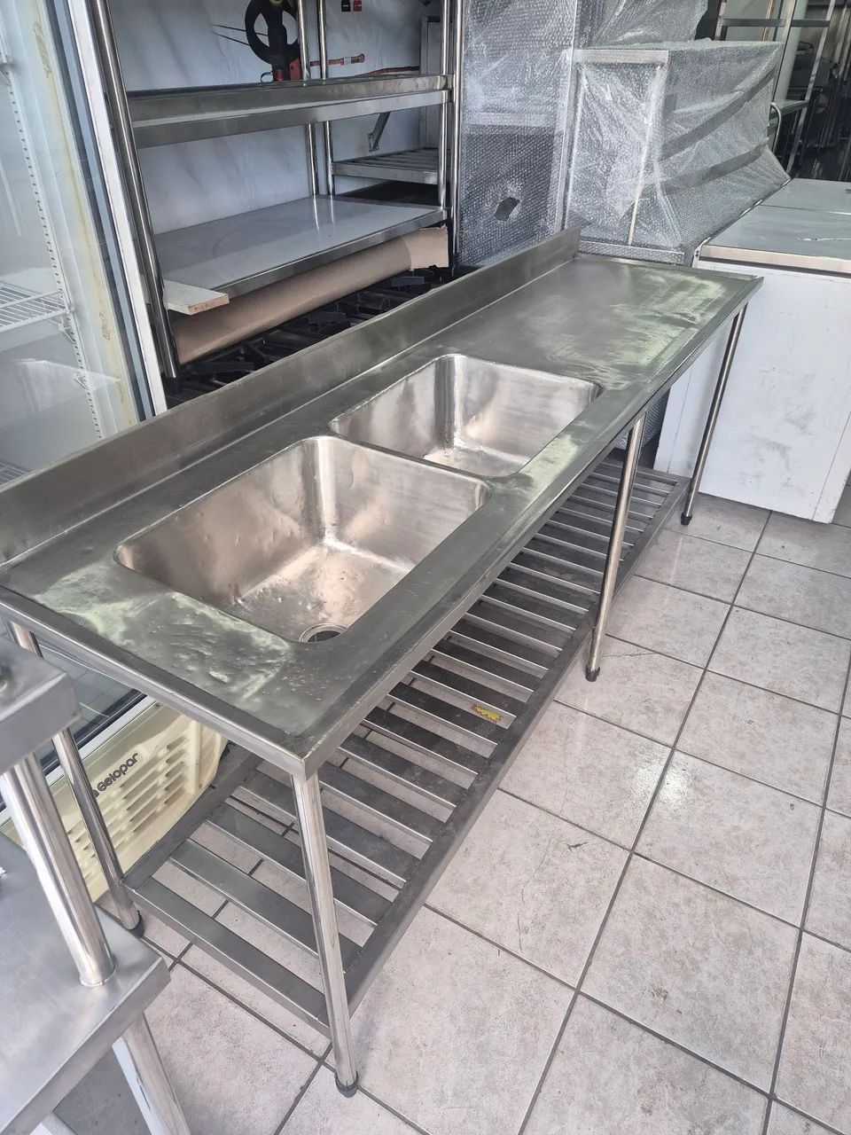 MESA INOX 304 COM PANELEIRO GRADEADO  - Foto 3