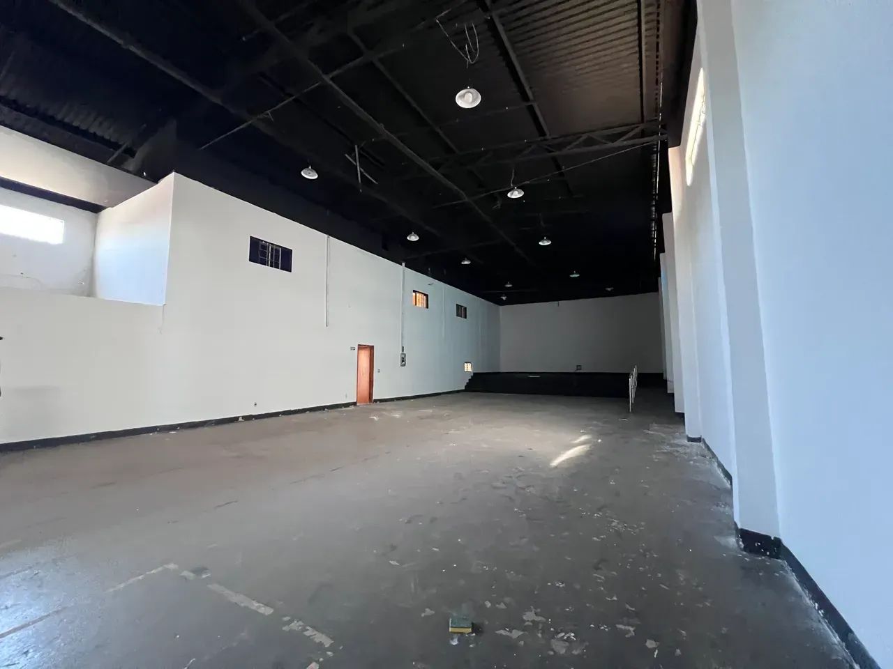Prédio comercial  com galpão - Celina Park - Aluguel - Foto 2