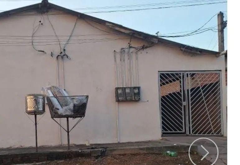 Vendo vila com 4 kit-Net. 