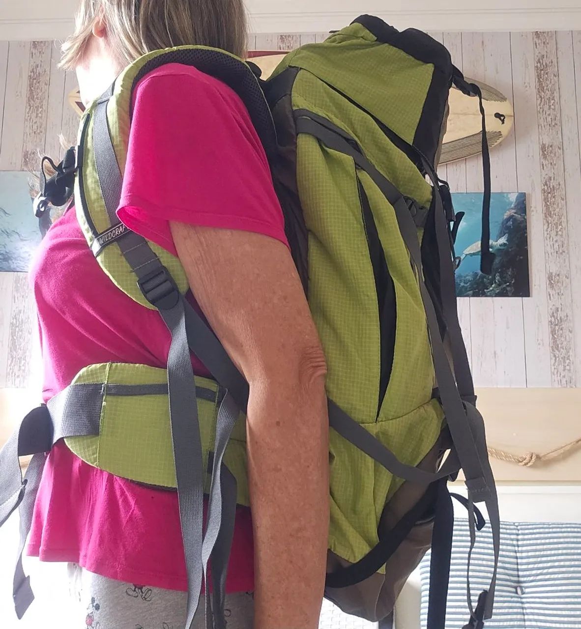 Mochila para trilha gde 70cm com capa de chuva  - Foto 2