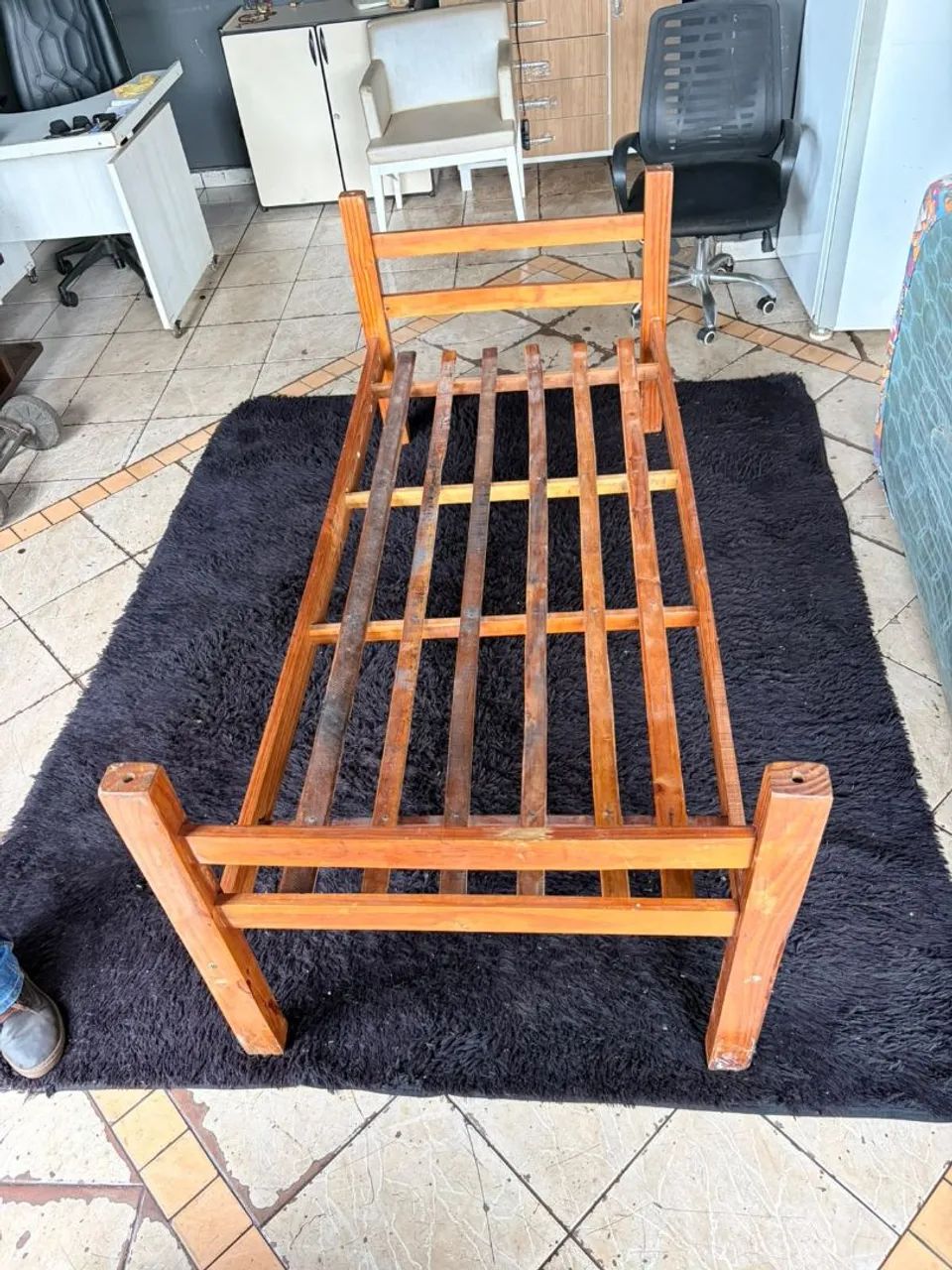 Cama de madeira com colchão ((ENTREGO GRATIS)) - Foto 4
