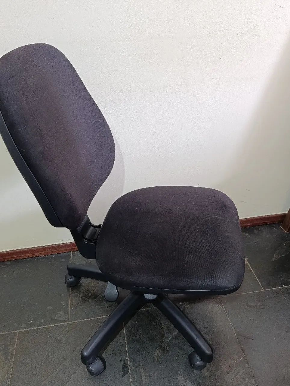 Vendo cadeira de escritório  - Foto 2